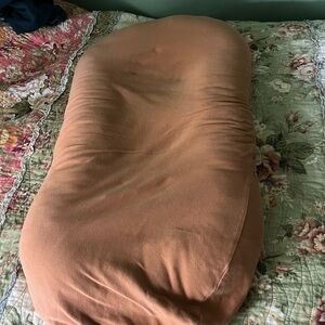 Snuggle me lounger with cover